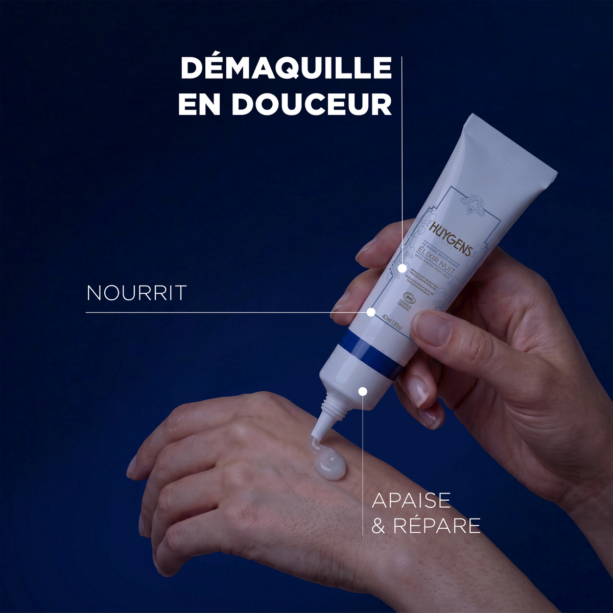 Le baume démaquille en douceur, nourrit, apaise et répare la peau